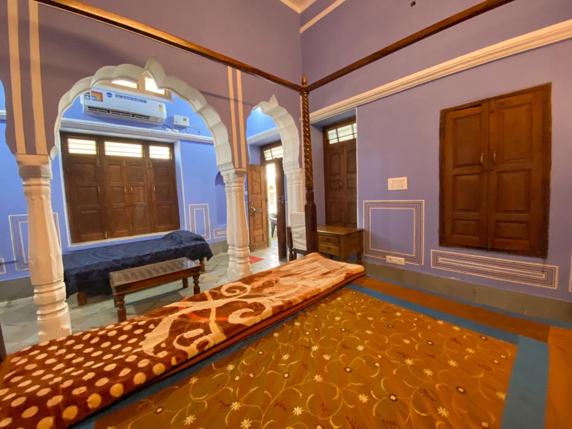 Hotel Mandawa Haveli Bagian luar foto