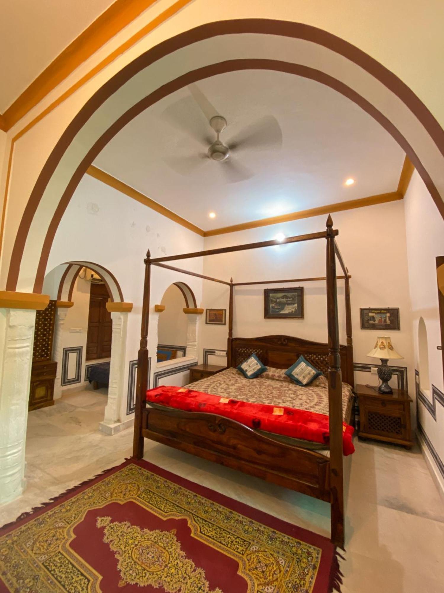 Hotel Mandawa Haveli Bagian luar foto
