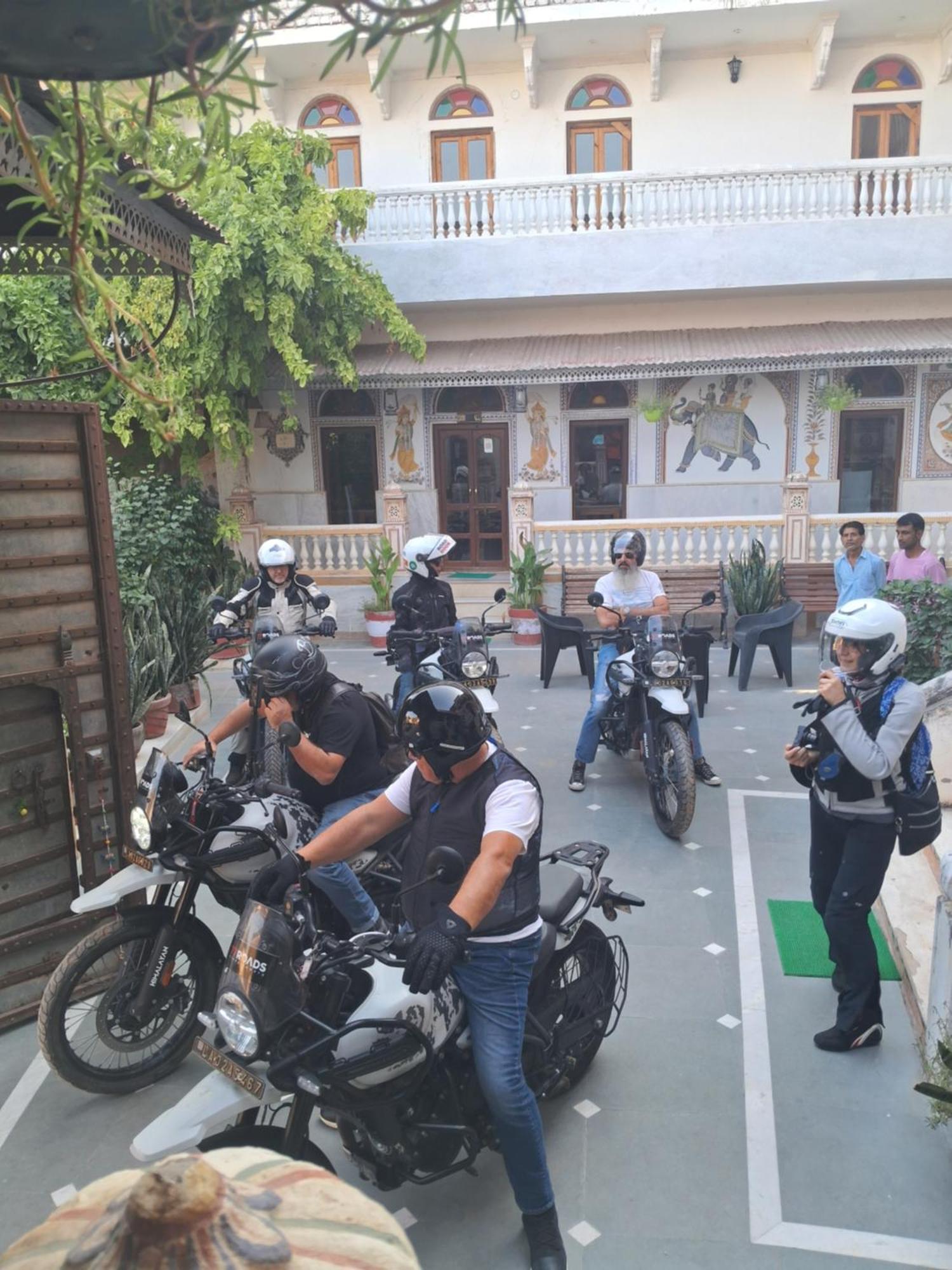 Hotel Mandawa Haveli Bagian luar foto