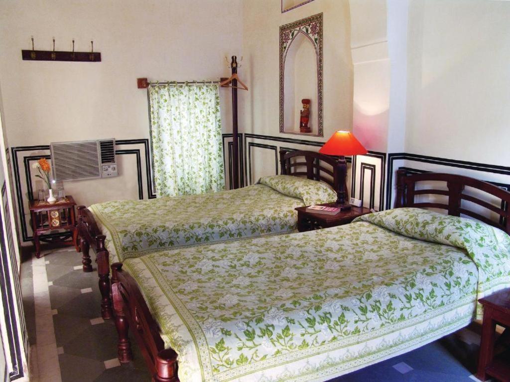Hotel Mandawa Haveli Bagian luar foto