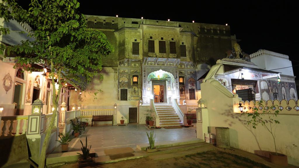 Hotel Mandawa Haveli Bagian luar foto